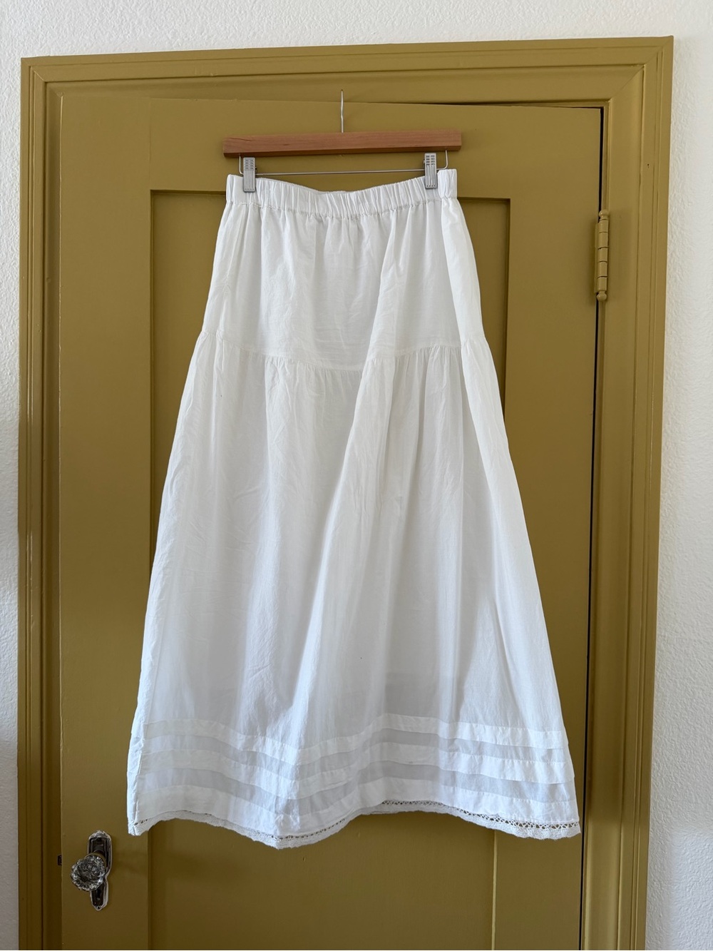 Old Navy White Lace-Trim Maxi Skirt